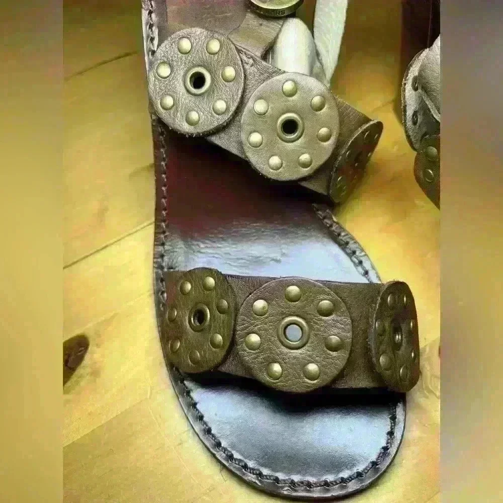 Michael Kors Studded Leather Sandals Heel Buckle Straps Chunky 90s Y2K Women’s 7 - Picture 2 of 9